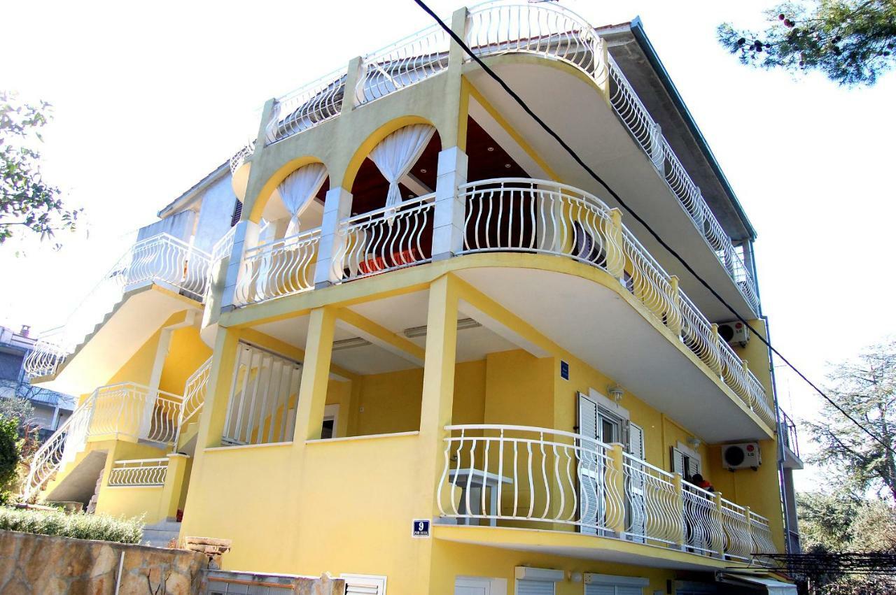 Apartment Toya Slatine Exterior photo